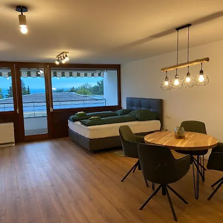 Bergpanorama Mit Wunderschoenem Alpenpanorama Und Indoor-pool Apartment Oberteuringen