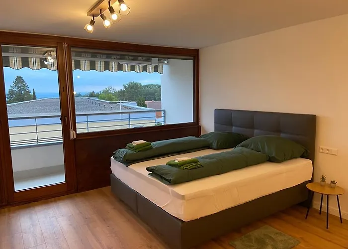 Bergpanorama Mit Wunderschoenem Alpenpanorama Und Indoor-pool Oberteuringen